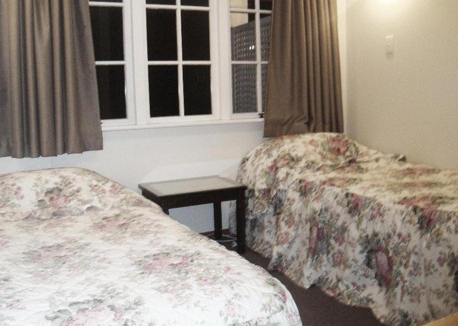 Browns Bay Olive Tree Motel & Apartment Okura Bush Стая снимка