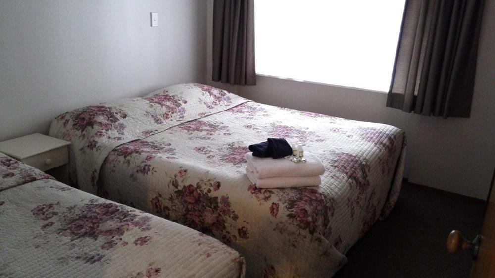 Browns Bay Olive Tree Motel & Apartment Okura Bush Екстериор снимка