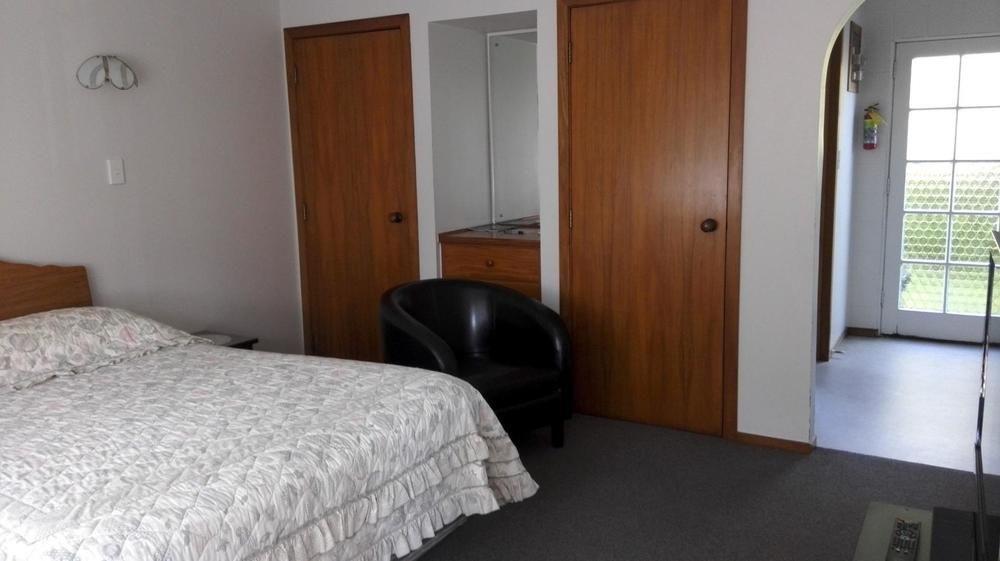Browns Bay Olive Tree Motel & Apartment Okura Bush Екстериор снимка