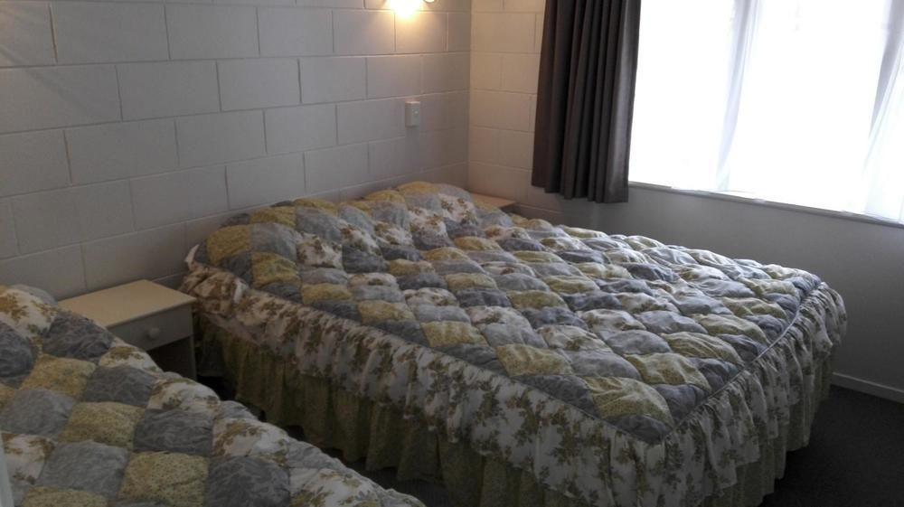 Browns Bay Olive Tree Motel & Apartment Okura Bush Екстериор снимка