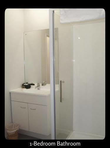 Browns Bay Olive Tree Motel & Apartment Okura Bush Екстериор снимка