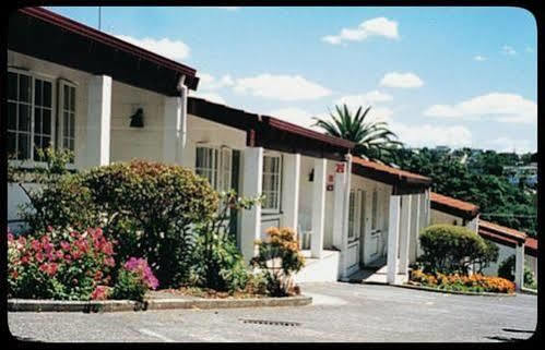 Browns Bay Olive Tree Motel & Apartment Okura Bush Екстериор снимка